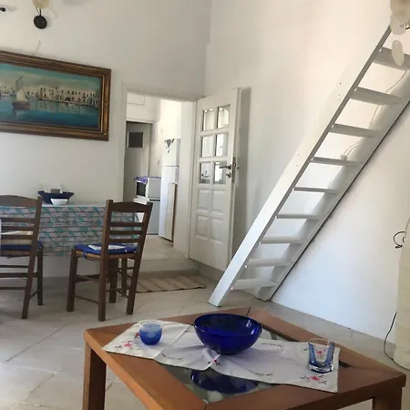 The Stegadi House בית נופש *